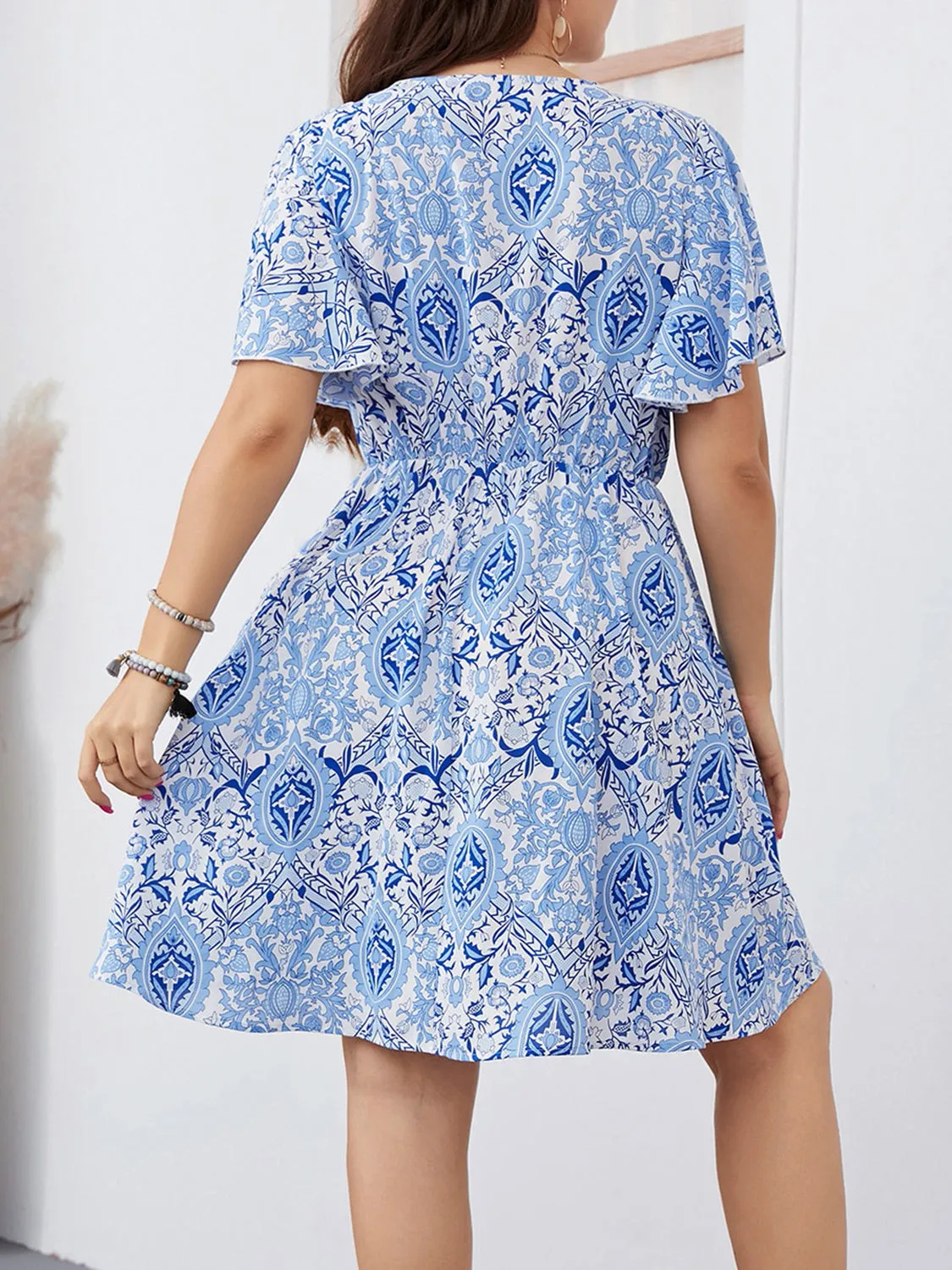 Beach Wedding Guest Attire: Women's Plus Size Flutter Sleeve Mini Dress