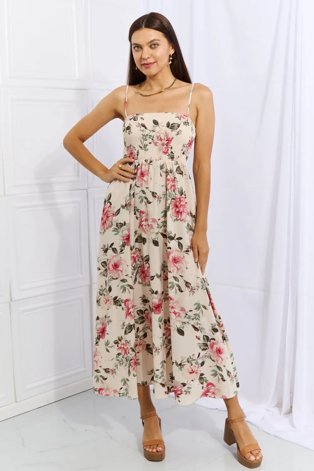 Charming Floral Maxi Dress in Pink for Beach Wedding Guests