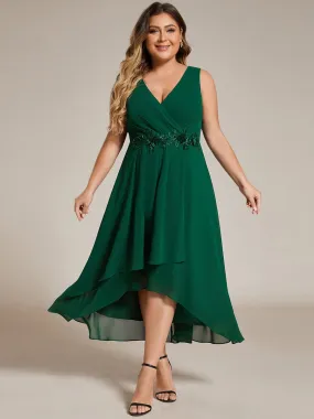 Robe d'invité de mariage haute-basse en mousseline de soie sans manches de grande taille avec applique à la taille